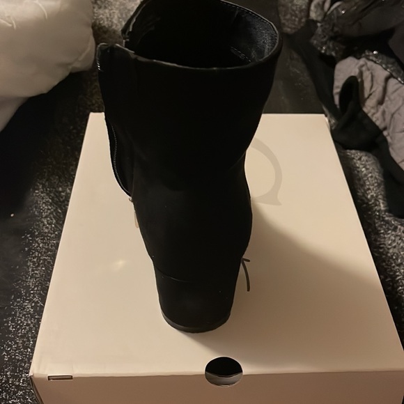 Black pointed toes boots - Picture 5 of 5